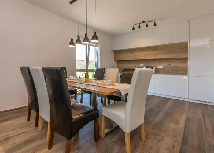 3 Bedroom Amazing In * Turanj
