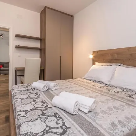 3 Bedroom Amazing In Apartment