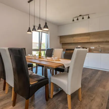 3 Bedroom Amazing In * Turanj